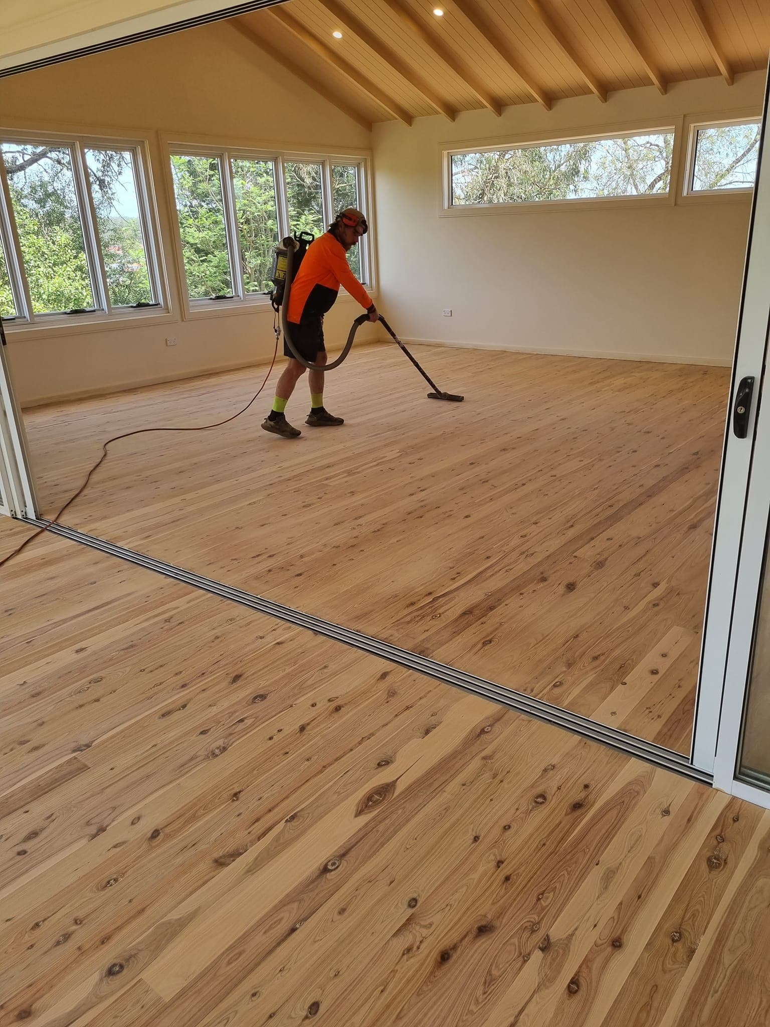 Dust-free vacuum extraction after sanding a Sydney timber floor